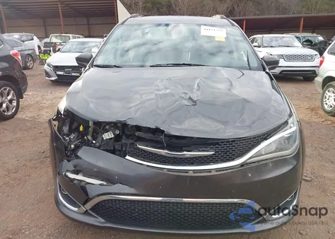 2017 Chrysler Pacifica Touring-L z USA, uszkodzony, nr VIN 2C4RC1BG9HR526563